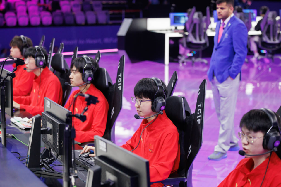 包含FNC绝杀PSG,Meiko操刀奇招英雄翻盘焦点之战淘汰赛,引爆全场热议的词条 包含FNC绝杀PSG,Meiko操刀奇招英雄翻盘焦点之战淘汰赛,引爆全场热议的词条