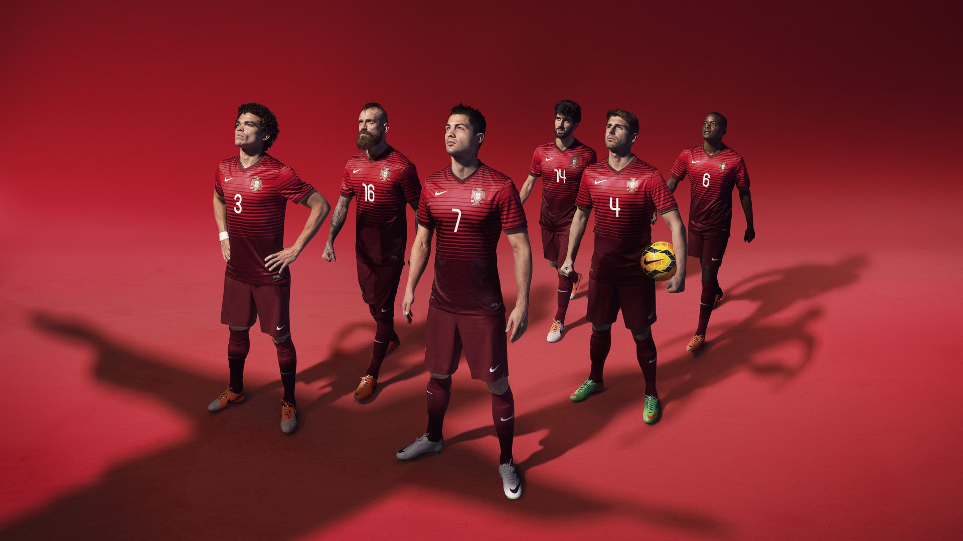 亚洲之光闪耀欧洲！日本旅欧军团联手孙兴慜，技术流粉碎佛罗伦萨防线